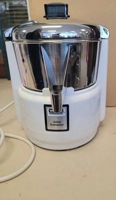 Waring Commercial 6001C Heavy Duty Juice Extractor 3600 RPM 120V 5-15 Phase Plug - Image 1 of 4