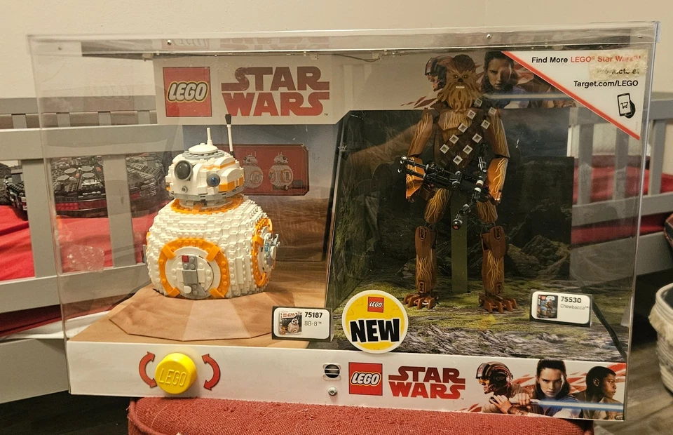 Exhibición exclusiva de Star Wars Lego BB-8 y Chewbacca Foto 1 de 4