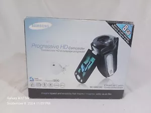 Samsung HMX10C Progressive HD Camcorder 8GB Built-In Flash Memory - Picture 1 of 8