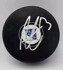 ALEXIS LAFRENIERE FIRMADO NEW YORK RANGERS DISCO DE HOCKEY UG CERTIFICADO DE AUTENTICIDAD PRUEBA - Imagen 1 de 4