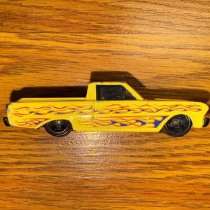 Camioneta Ford Falcon Ranchero 1965 65 amarilla escala 1:64 diecast modelo coche - Imagen 1 de 4