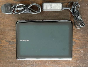 Samsung N220+ Plus Laptop - Picture 1 of 4
