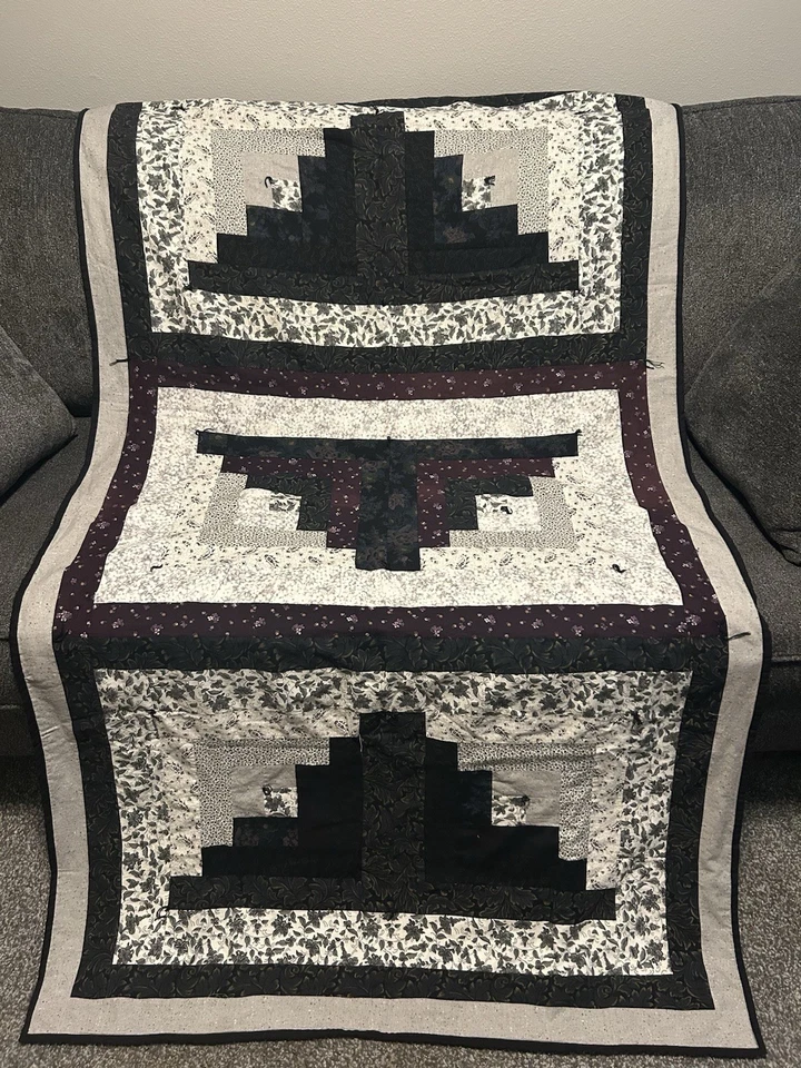 Edredón de retazos azteca hecho a mano 76"x41" acento de cama de regazo negro blanco gris hecho en EE. UU. Foto 1 de 4