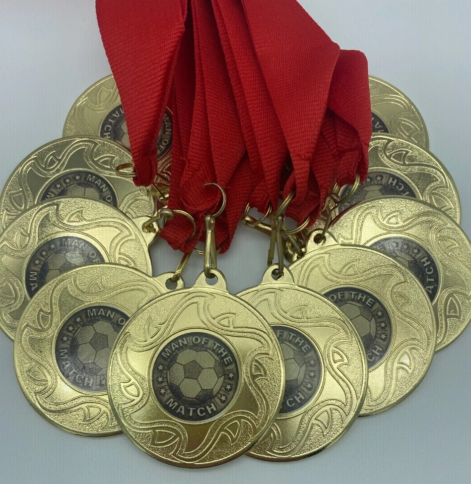 SPA TROPHIES 10 x Man of the Match Medaillen mit roten Bändern Gold Fußball Medaille