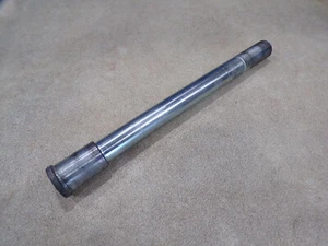 Bullone asse mandrino ruota anteriore Kawasaki ER6 EX 650 09 10 11 2009 2010 - Foto 1 di 1