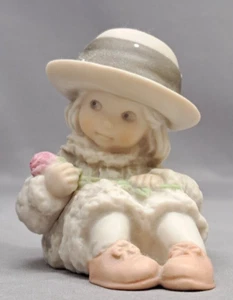 1995 Kim Anderson Figurine Girl Sitting with Rose in Hand #175366 - Picture 1 of 6