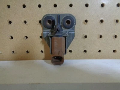 GEO TRACKER SUZUKI SIDEKICK 8 VÁLVULAS 1.6 BOTE DE VAPOR VÁLVULA DE PURGA 18117 - 56B10 Foto 1 de 4