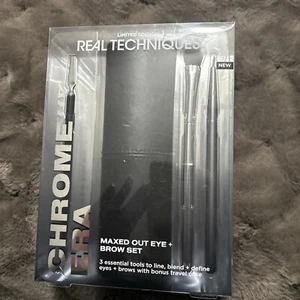 RT Real Techniques Chrome Era Limited Edition Maxed Out Eye Brow Brush Set - Picture 1 of 7