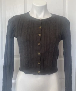 Neu mit Etikett Wild Fable Cypress grüner bauchfreier Pullover Junior Medium Knopfleiste Cardigan - Bild 1 von 8