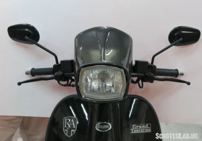 Royal Alloy  GT 125/200 SLUK Sports screen - WHITE - Image 1 of 4