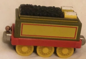 Camión Thomas the Train Molly’s Tender Carbón Magnético Amarillo D5 - Imagen 1 de 4
