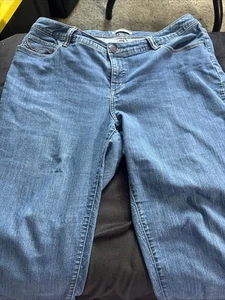 Women’s Size 16W Denim Cropped Jeans By Lee Natural Fit Just Below The Waist - Picture 1 of 11