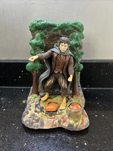 LORD OF THE RINGS FRODO BAGGINS TOY BIZ ACTION FIGURE FELLOWSHIP SERIES RARE - Picture 1 of 6