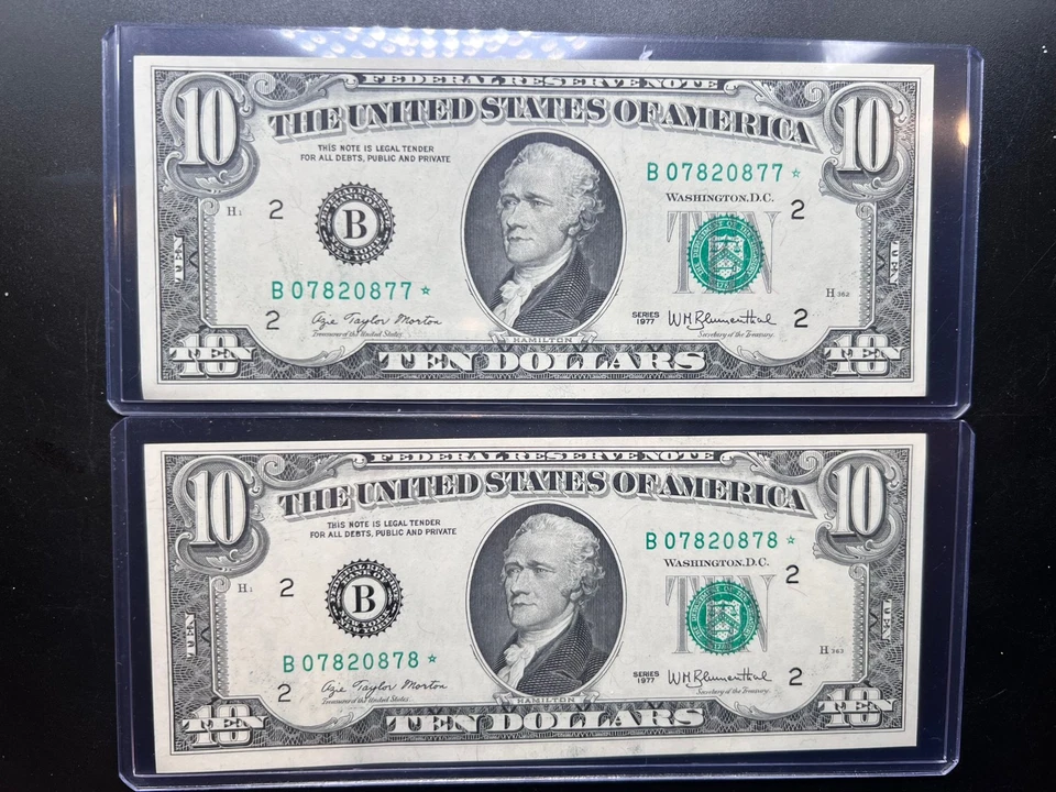 1976 USA $10 TREASURY NOTES GREEN SEALX2 SEQUENTIAL SN # B07820877* & B07820878* - Image 1 of 4