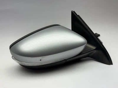 Espejo retrovisor derecho pasajero Volkswagen Jetta 2011-2016 con giro plateado escarcha Foto 1 de 4