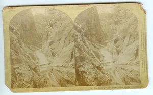 R.W. Kilburn n. 13 The Devil's Punchbowl Glen Eyrie Colorado - Foto 1 di 1