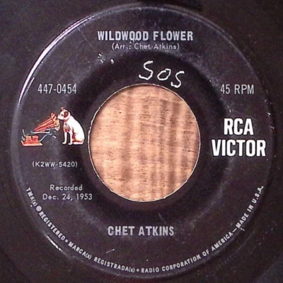 CHET ATKINS WILDWOOD FLOWER/GALLOPIN' GUITAR RCA VICTOR VINYL 45 54-64 - Image 1 of 3