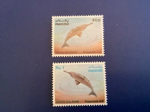 ICOLLECTZONE Pakistan 568-569 dolphins VF NH - Picture 1 of 1