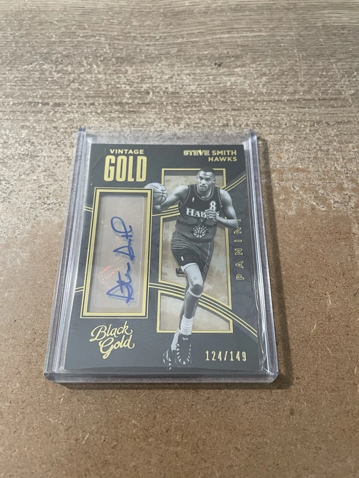 2015-16 Panini Black Gold Vintage Gold Autograph #24 STEVE SMITH #’D /149 - Image 1 of 2