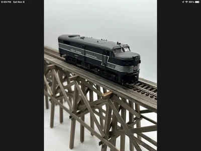 Life-Like HO Scale New York Central F7A Diesel Locomotive #1046a UNTESTED - Image 1 of 4