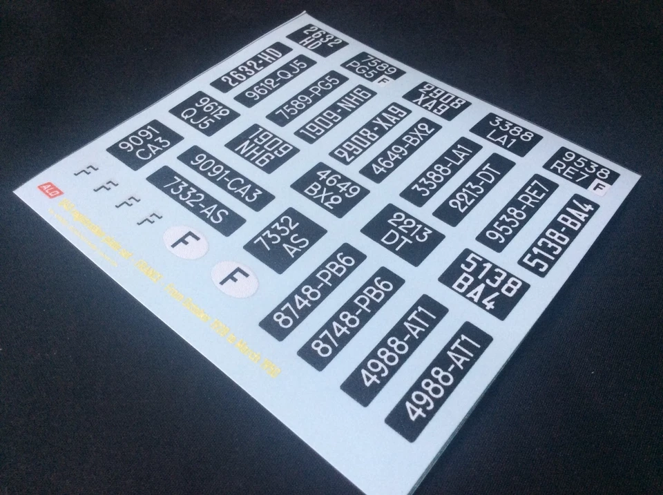 1928-1950 PLAQUES D'IMMATRICULATION FRANCE 1:18 DECALS - 14 VOITURES - Photo 1/1