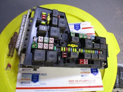 ✅ DAKOTA TIPM 2008 CAJA DE FUSIBLES PANEL PRINCIPAL MOTOR BCM CARROCERÍA MÓDULO DE CONTROL RELÉ 3,7 L Foto 1 de 4