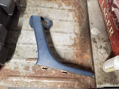 BMW 635CSI 1985 (E24) manija de agarre de puerta delantera derecha, Pacífico (azul), dañada Foto 1 de 4