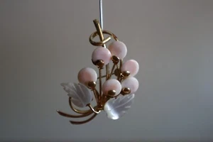 Vintage Leaf Grape Cluster Fruit Berries Pin Brooch Gold Tone ~2" Pinkish Hue - Picture 1 of 10