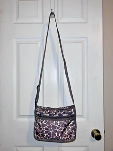 LESPORTSAC Gray Pebble Classic Crossbody Bag Top Zipper Lightweight - Bild 1 von 11