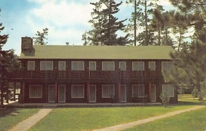 Postcard MN: Nicollet Court, Itasca State Park, Minnesota - Picture 1 of 2