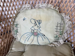 Antique 20's Embroidered Accent Pillow Southern Belle AS IS - Picture 1 of 11