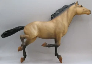 Vintage Breyer #625 "Hobo the Mustang of Lazy Heart Ranch" Buckskin No Base - Bild 1 von 6