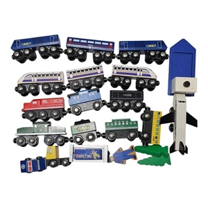 Original Holz Magnet Zug Konvolut 22 Züge plus Zubehör seltenes Spielzeug - Bild 1 von 15