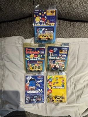 LOTE DE 5 COCHES DE CARRERAS DE ACCIÓN KEN SCHRADER 1:64 M&MS SE ENVÍA GRATIS Foto 1 de 4