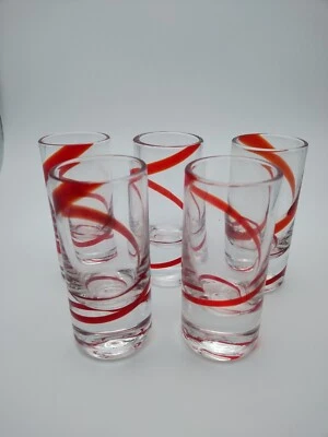 Lote de 5 vasos de chupito Pier 1 retirados remolino rojo remolino soplado a mano Foto 1 de 4