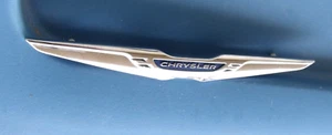 CHRYSLER DASH WINGS EMBLEM SMALL STEERING WHEEL 200 300 PACIFICA?300?6317724 - Imagen 1 de 3