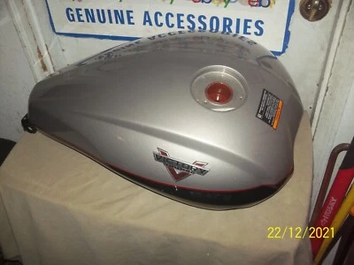 TANQUE DE COMBUSTIBLE VICTORY VICTORIA 1016148 TANQUE DE GASOLINA COBALTO TANQUE VICTORIA 07-08-13 OEM Foto 1 de 4