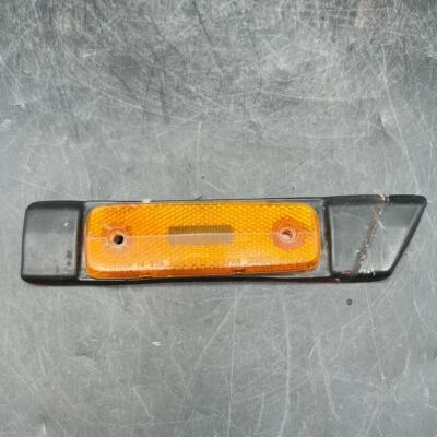 Luz de marcador lateral exterior Toyota Celica 1982-1985 OEM lado del conductor Foto 1 de 4
