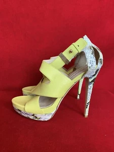 Sandalias de plataforma Burakuyan de cuero verde claro y cuero pitón con tiras talla 40 - Imagen 1 de 9