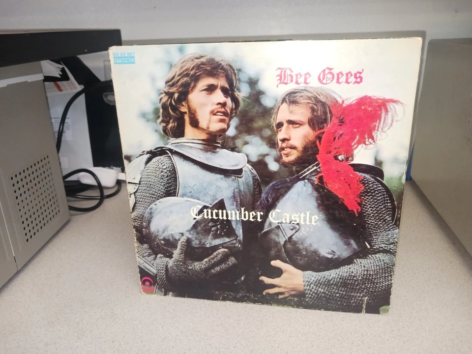 BEE GEES LP Cucumber Castle Gatefold ATCO SD 33-327 original Press   - Image 1 of 4
