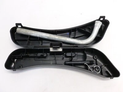 05 06 07 08 AUDI A4 S4 - KIT DE FERRAMENTAS DE EMERGÊNCIA 8E0012111A - Imagem 1 de 4