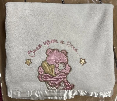 Manta de bebé Care Bears satinada Love A Lot Bear Once Upon a Time felpa blanca Foto 1 de 4