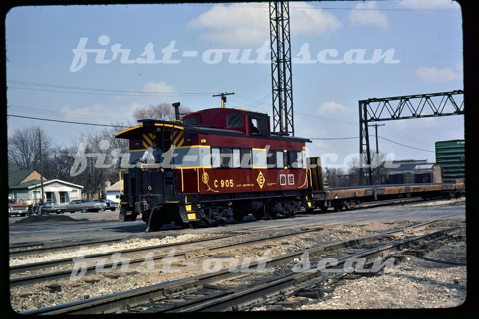 F Original Slide - Erie Lackawanna EL C905 Caboose Action Marion OH 3-76 - Image 1 of 1