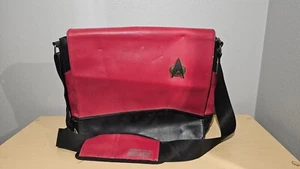 Bolso para portátil Star Trek ThinkGeek rojo 16" ancho x 13" alto - Imagen 1 de 4