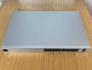 PIÈCES SEULEMENT Ubiquiti UniFi USW-PRO-24-POE Gen 2 24 ports PoE++ L3 commutateur réseau - Photo 1/7