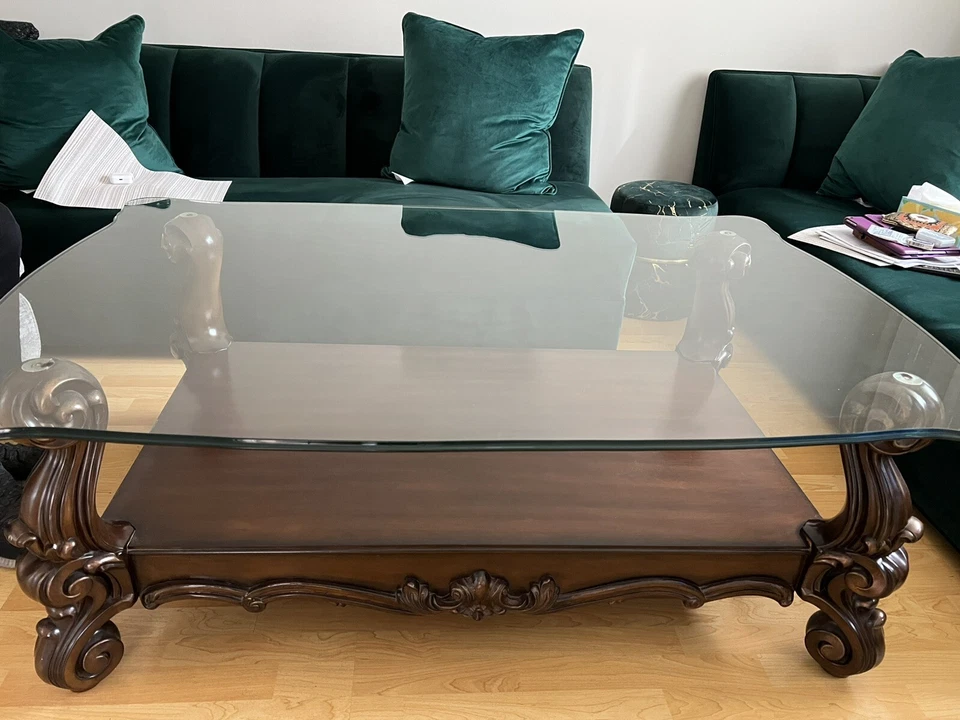 Mesa de centro tampo de vidro com base barroca esculpida em madeira ornamentada - Imagem 1 de 4