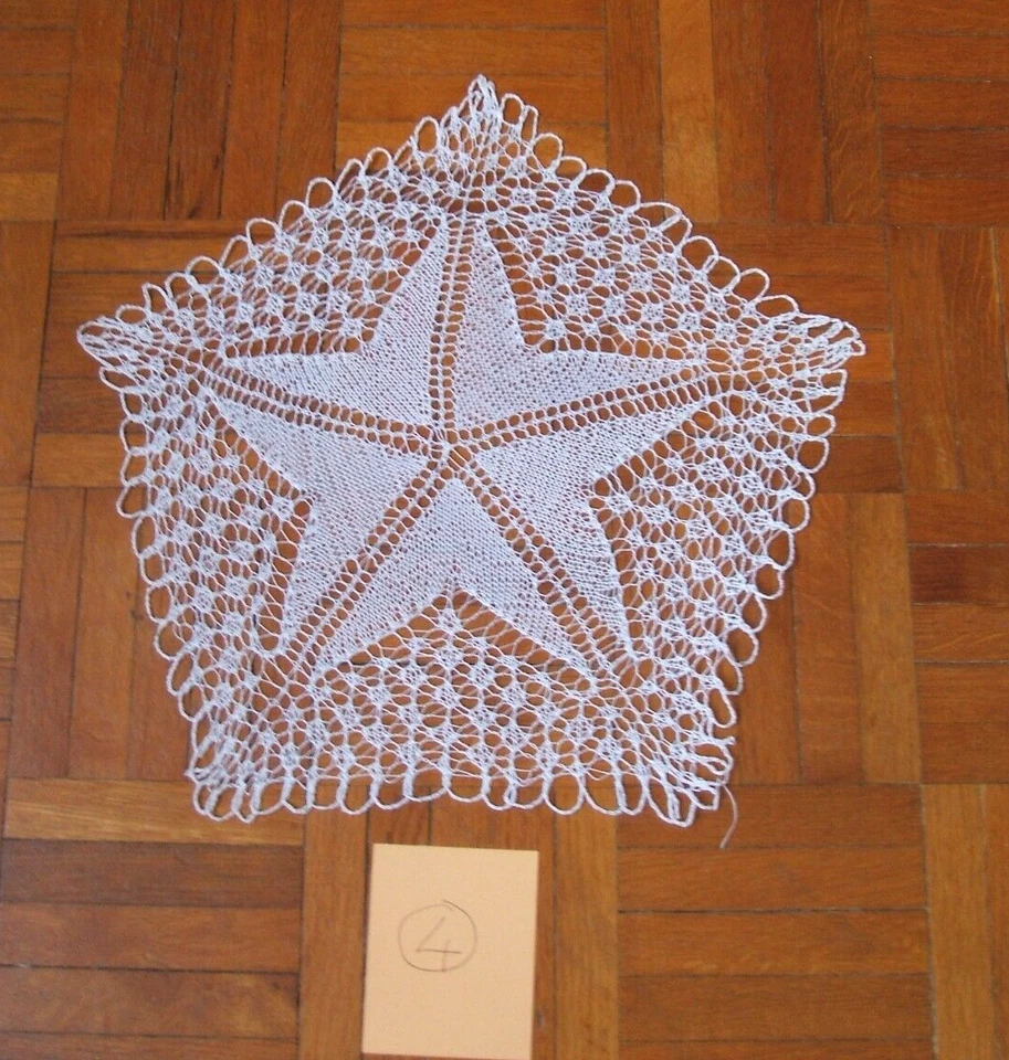 Joli napperon en DENTELLE aux AIGUILLES - Needle-knitted lace doily - Vintage /4 - Photo 1/1