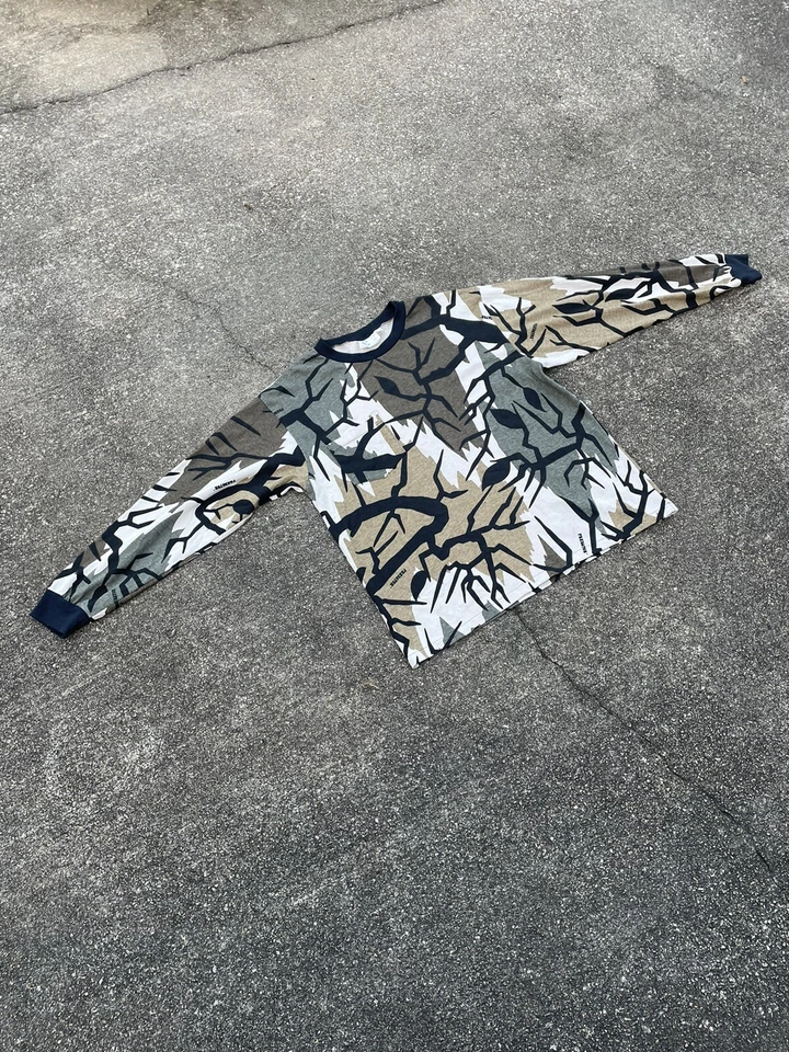 VTG Predator Camo Mens Large Crop Long Sleeve Crewneck Hunting T Shirt USA Made - Image 1 of 4