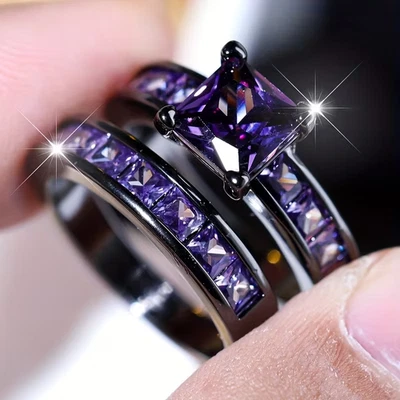 Conjunto de anillo nupcial de amatista creado en laboratorio corte princesa de 2,40 quilates chapado en oro negro de 14 quilates Foto 1 de 4