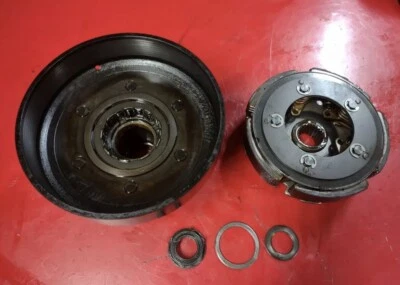 Suzuki Vinson LTF500 2007 transmisión manual embrague centrífugo húmedo con carcasa de buje Foto 1 de 4